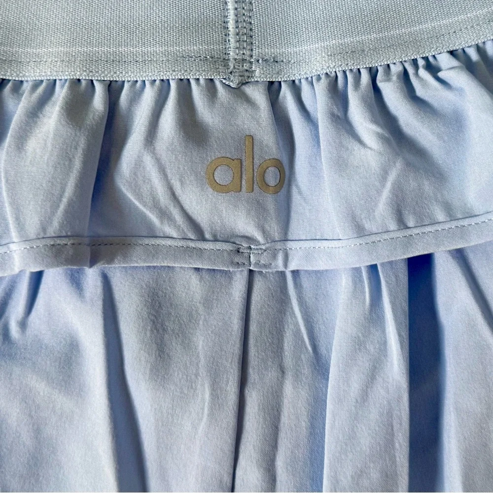 ALO Yoga Match Point Short light blue - Picture 2 of 5